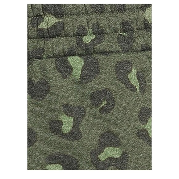Secret Treasures Women's Cuffed Leopard Print Army Green Sleep Pants Size Large - Picture 5 of 6